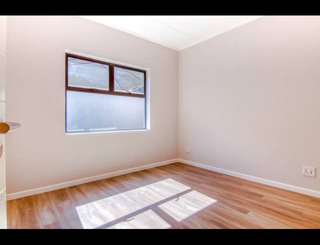 2 BEDROOM APARTMENT RENTED IN BRYANSTON